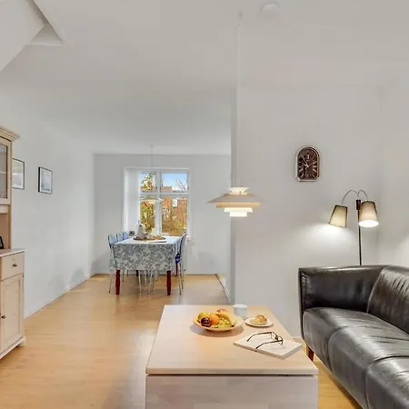 Hébergement de vacances Stunning In With Kitchen *
