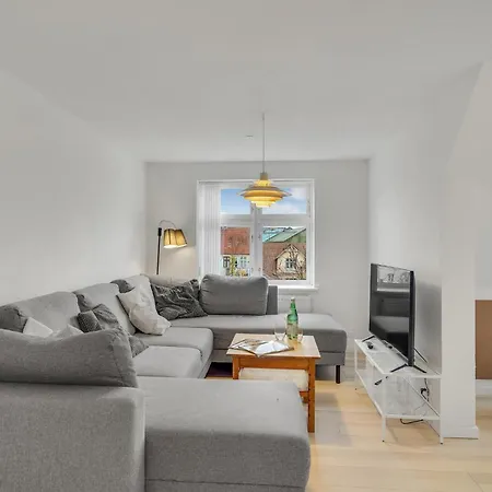 Stunning In With Kitchen